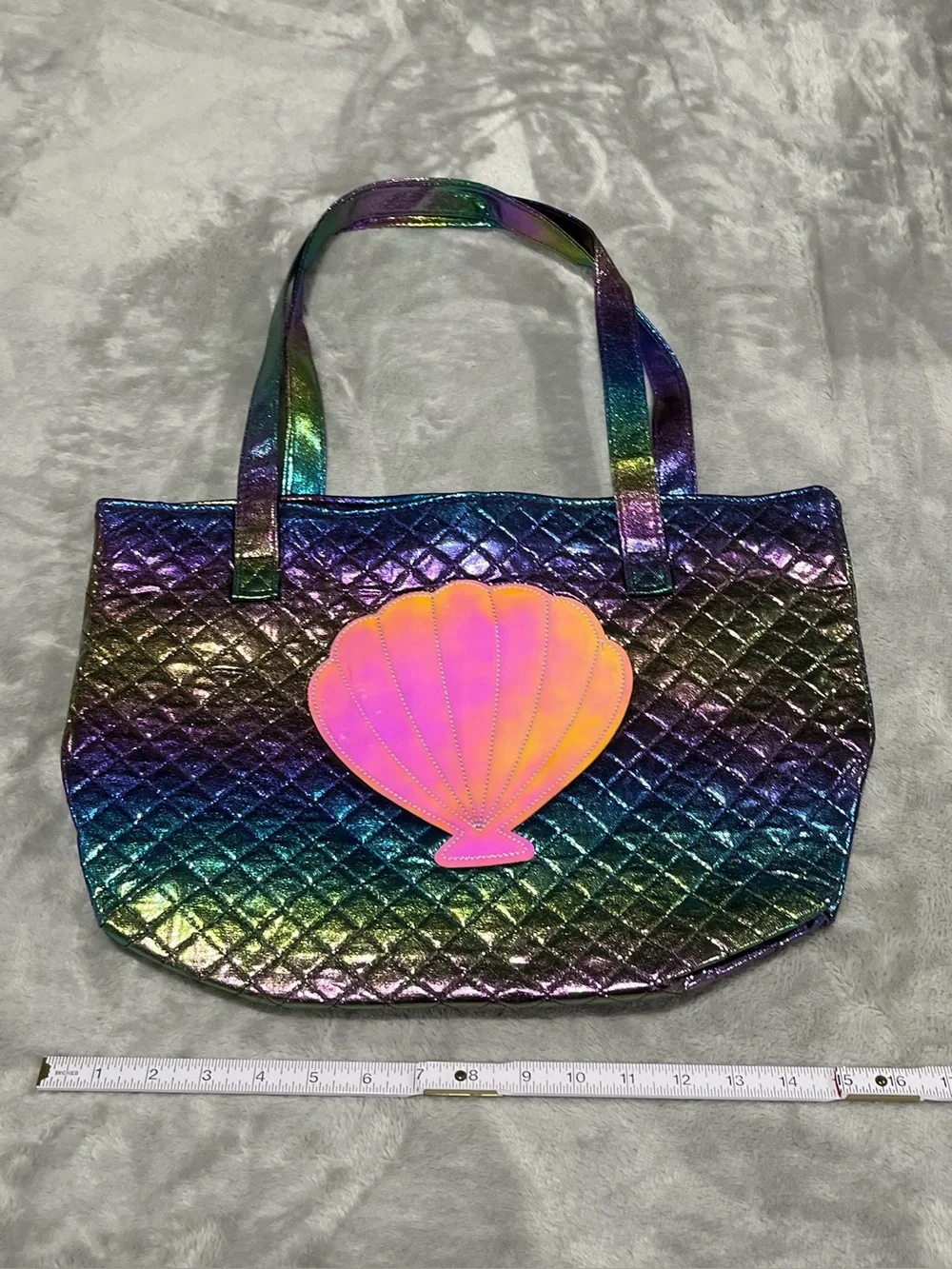 Odiva iridescent quilted